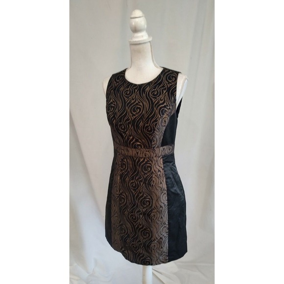 Nicole Miller Dresses & Skirts - Nicole Miller Sheath Dress Black & Gold Jacquard Brocade Keyhole Open Back Sz 8